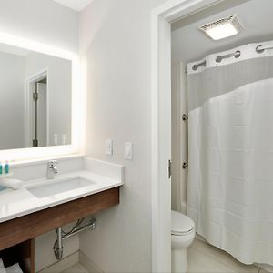 Executive Queen Suite